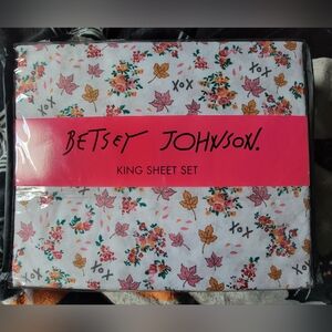 Betsey Johnson Fall Foliage King Sheet Set - Brand New